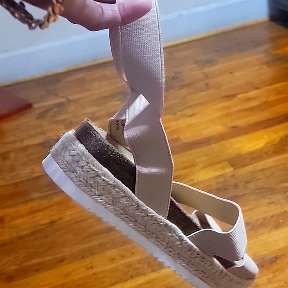 Cushionaire women's sandal size 11w color cram beautiful exelente condition - Picture 4 of 17